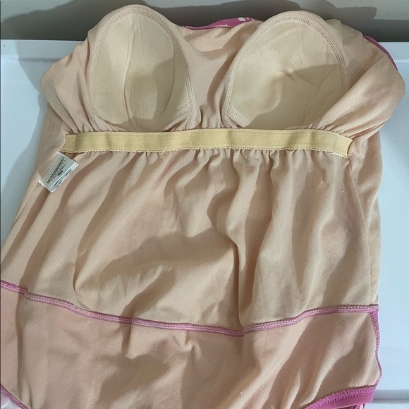 Motherhood Maternity sz med 1piece swimsuit in a pink print - Picture 10 of 12